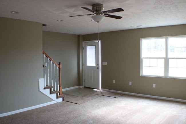 Building Photo - 8 Sugar Maple Ln