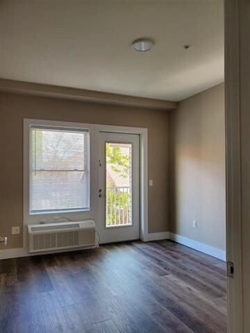 Building Photo - 545 39th St