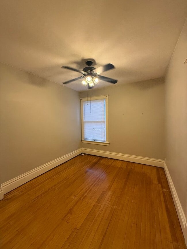 Building Photo - Gorgeously Classic 2 Bed/1 Bath in Whittier/City Park! AVAILABLE NOW!