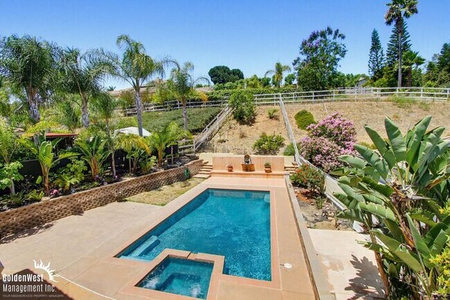 Building Photo - Elegant 5Bdm 3Ba Hilltop Home In Fallbrook!
