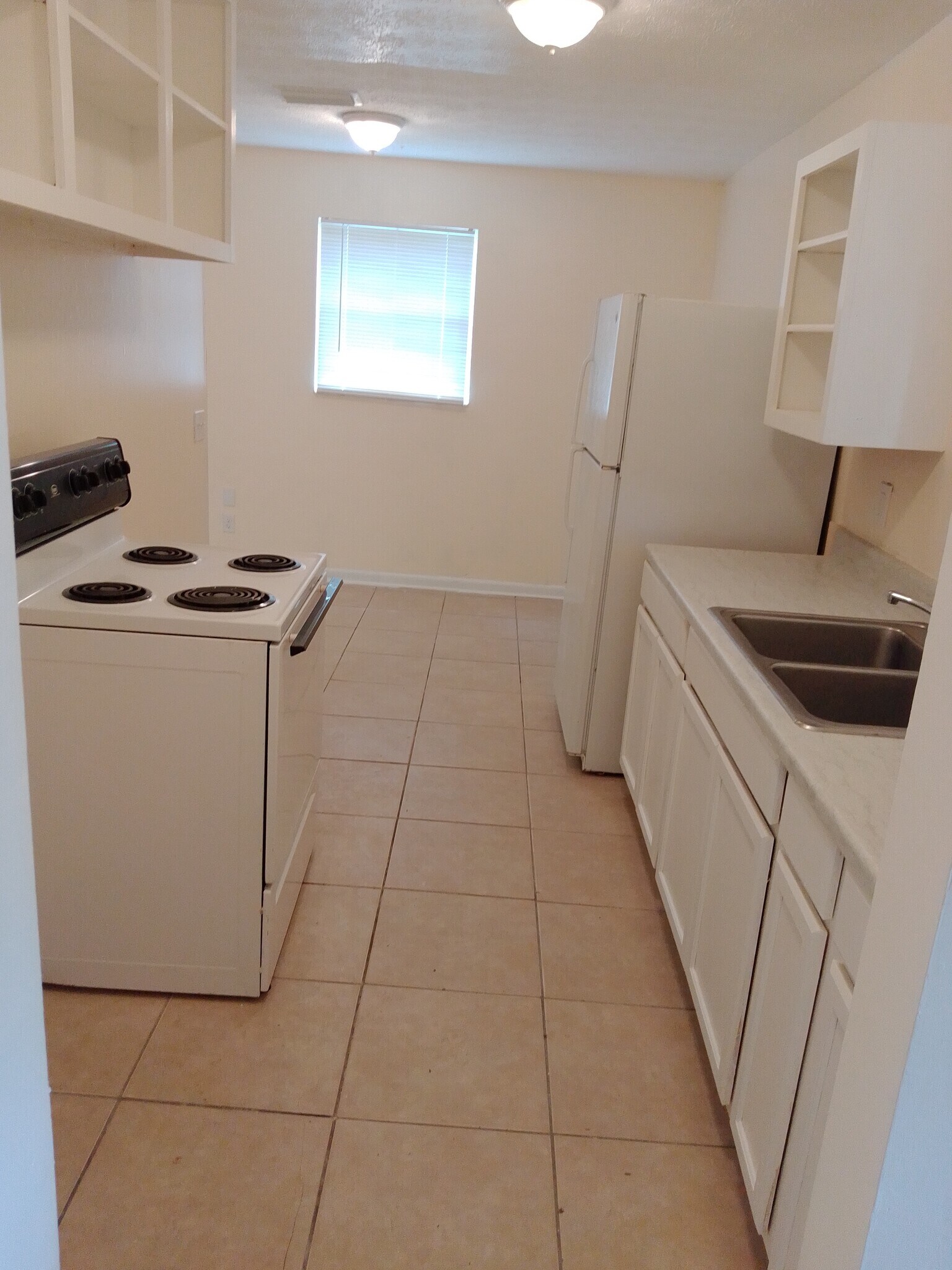 Building Photo - 2537 Chris Ct