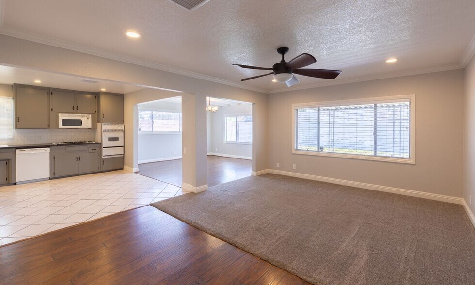 Building Photo - 5532 Vallecito