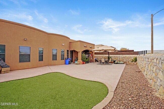 Building Photo - 3845 Tierra Campa Dr