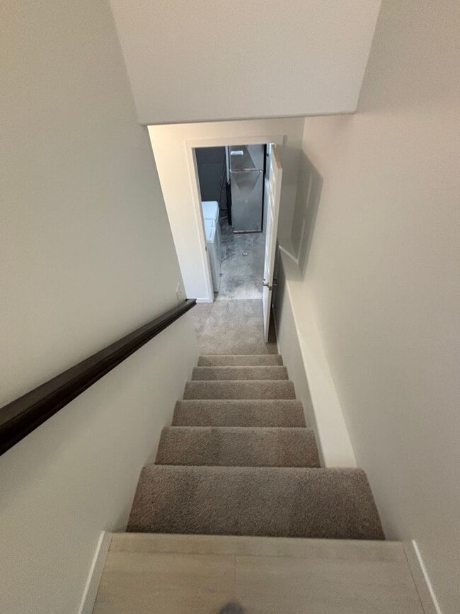 Building Photo - 3 Bed 3 Bath Townhome