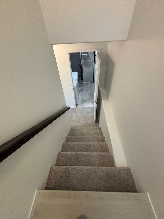 Building Photo - Live the Good Life in Fargo's Golden Valley Townhomes