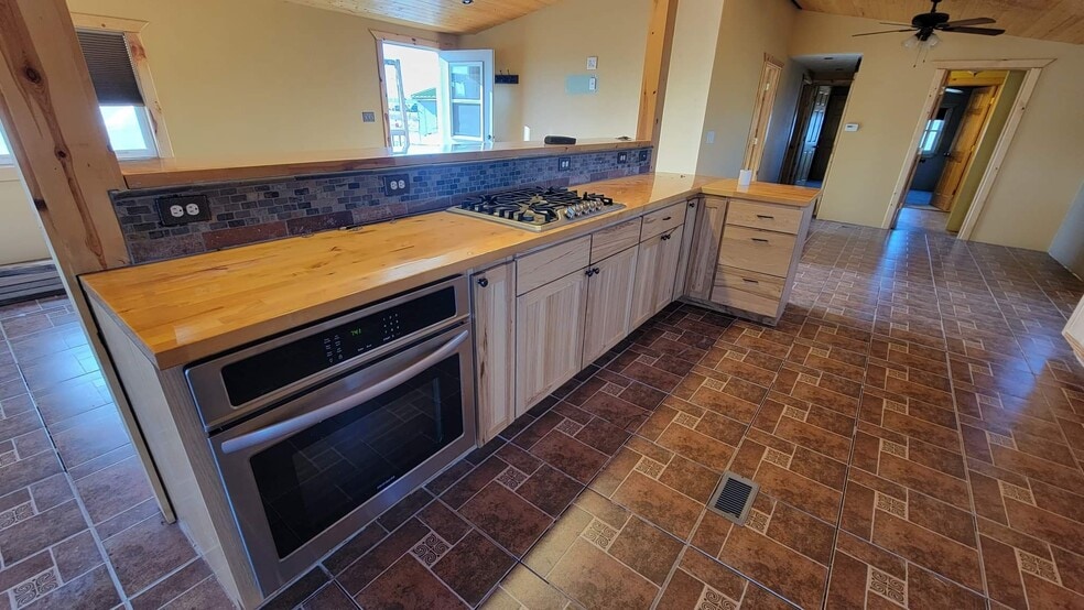 Building Photo - 412 N Edwards St