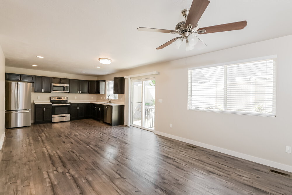 Building Photo - 3036 S Red Pine Dr