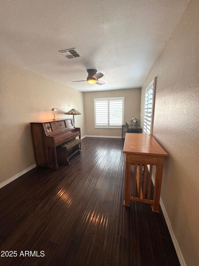 Building Photo - 4435 E Cathedral Rock Dr