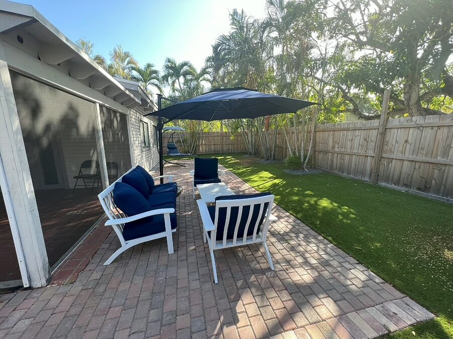 Building Photo - 2417 Sundy Ave