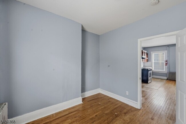Building Photo - 143 20th Ave