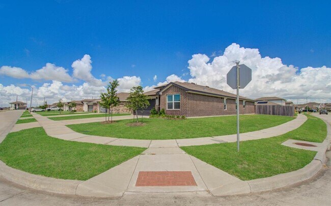 Building Photo - 14543 Rain Tree Dr