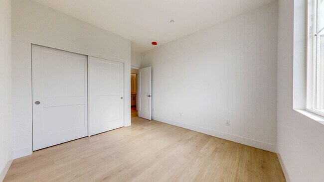 Building Photo - 2782 Sassy St