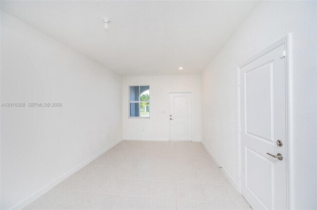 Building Photo - 2642 SE 10th St
