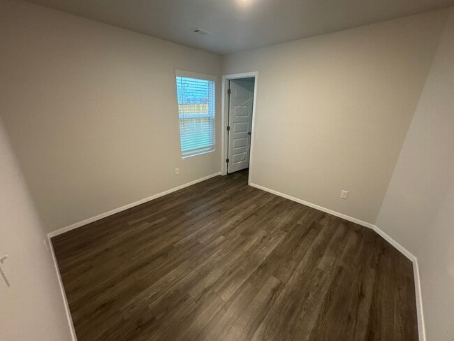 Building Photo - *Pre-leasing* NEWER Four Bedroom | Two Bath in Springdale!