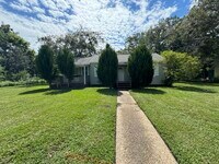 Building Photo - 1210 Live Oak Ave