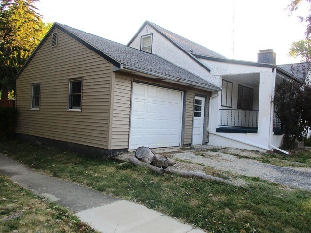 Building Photo - 502 E Willow St