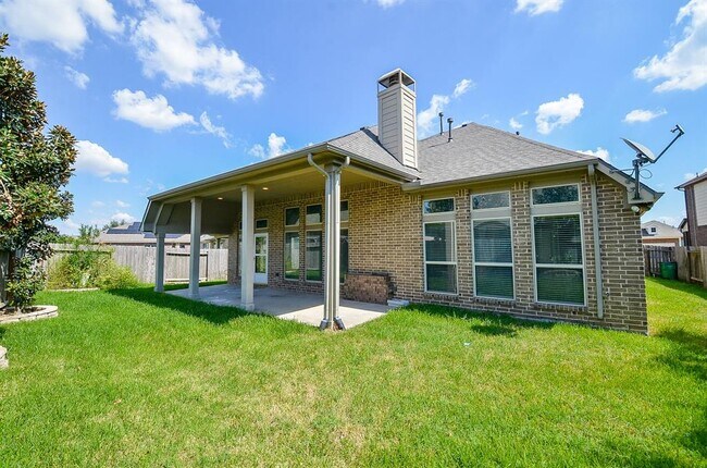 Building Photo - 27011 Cliff Pointe Ln