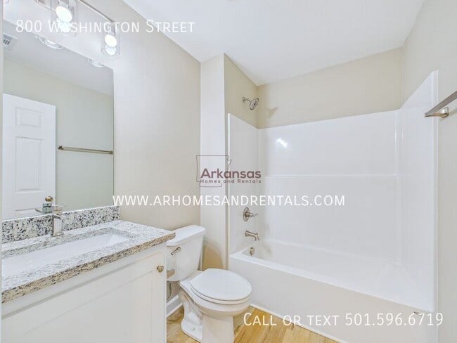 Building Photo - 800 Washington St