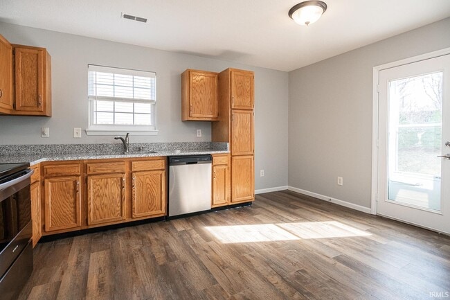 Building Photo - 635 S Fieldstone Blvd