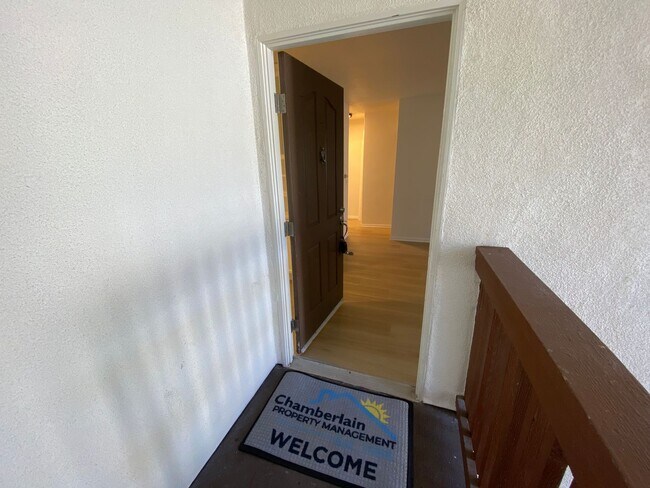 Building Photo - 1 Bedroom, 1 Bath Condo in Pacific Pines Community