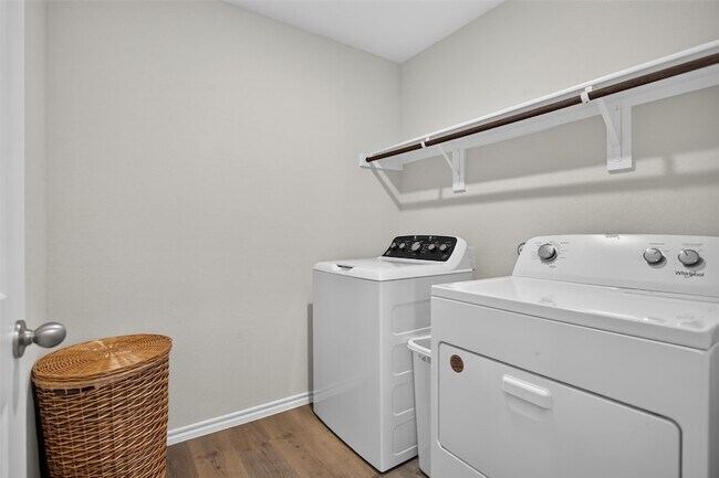 Building Photo - 149 Boxwood Dr