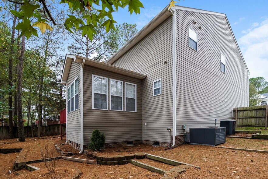 Building Photo - 8524 Bratt Ave