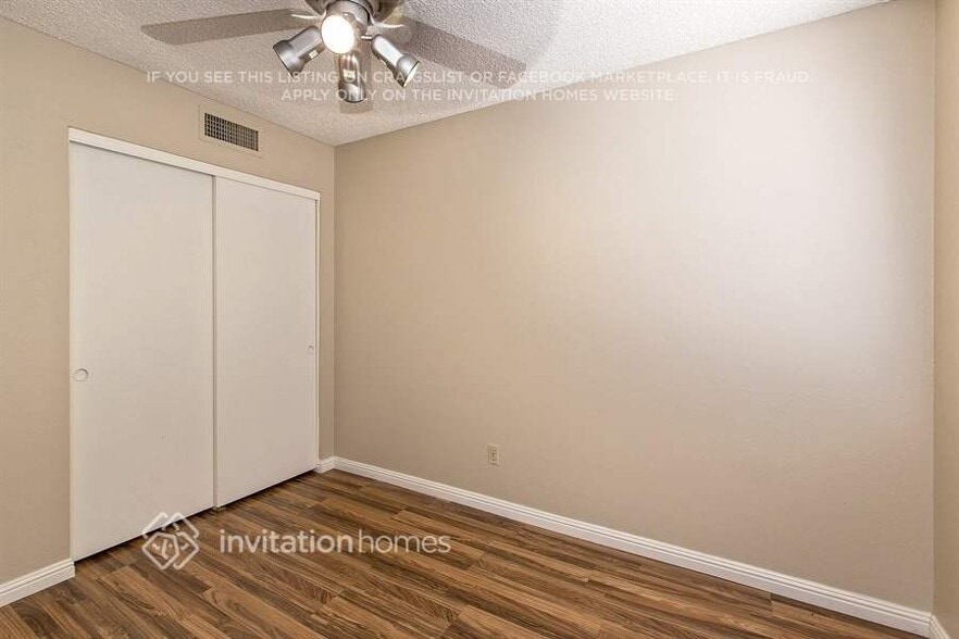 Building Photo - 11564 W Sage Dr