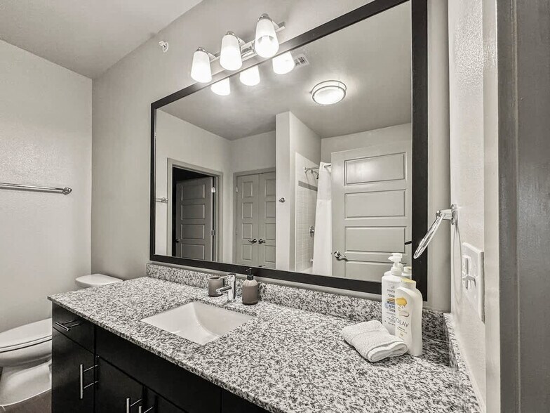 Building Photo - 3021 Routh St