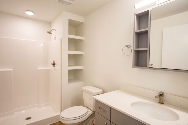 Building Photo - Stunning 1-Bedroom w W/D + Balcony Ready Mid-June!