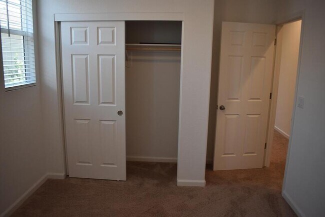 Building Photo - 1441 Bianchi Ln