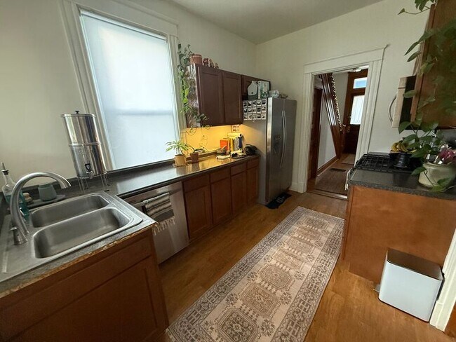 Building Photo - 3742 Kenilworth Pl