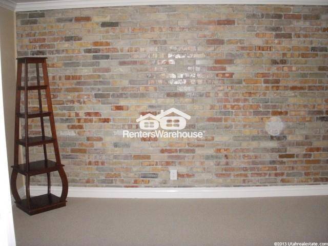 Building Photo - 2220 E Murray Holladay Rd