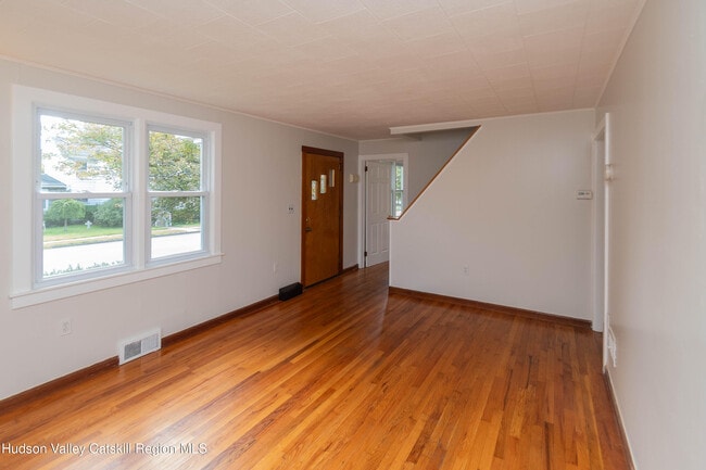 Building Photo - 297 Clifton Ave