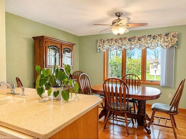 Building Photo - 209 Vivian Ln