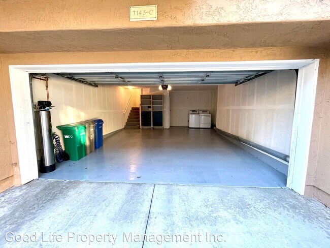 Building Photo - 2 br, 2.5 bath House - 7145 Calabria Ct Un...