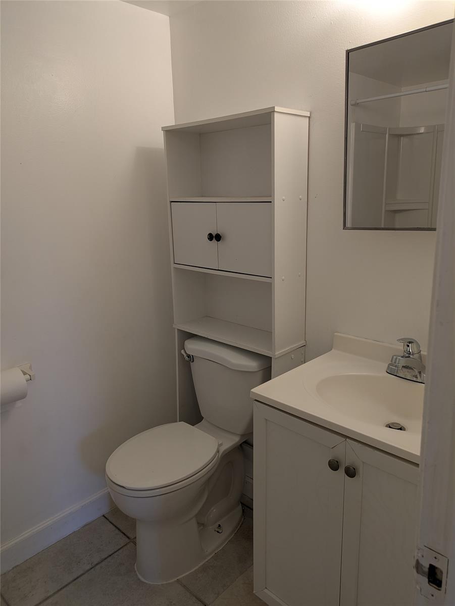 Building Photo - 2771 Riverside Dr