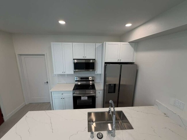 Building Photo - 3324 Altadena Ave.