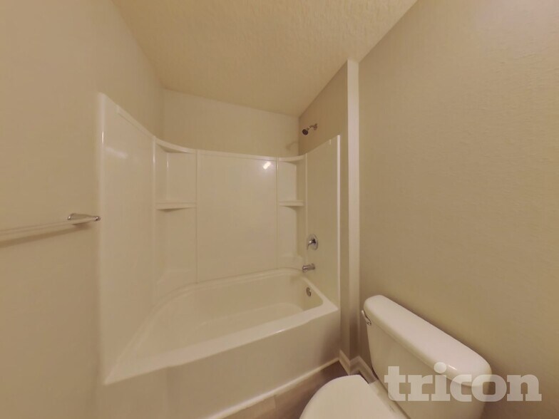 Building Photo - 15402 Bareback Dr