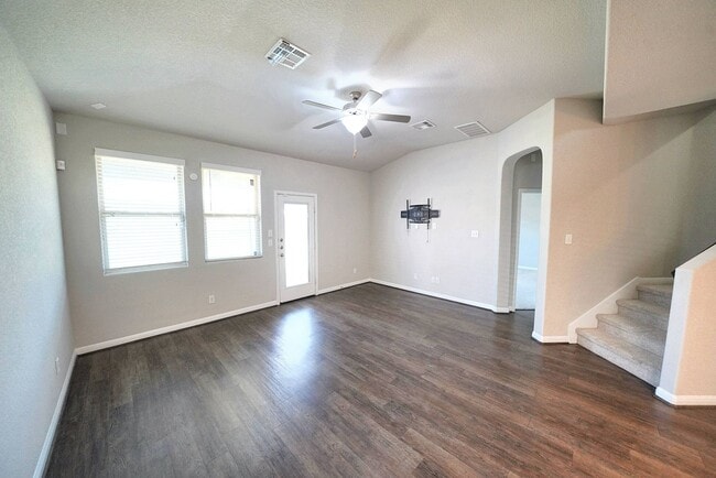 Building Photo - Beautiful Rental in Converse! Realtor Comm...