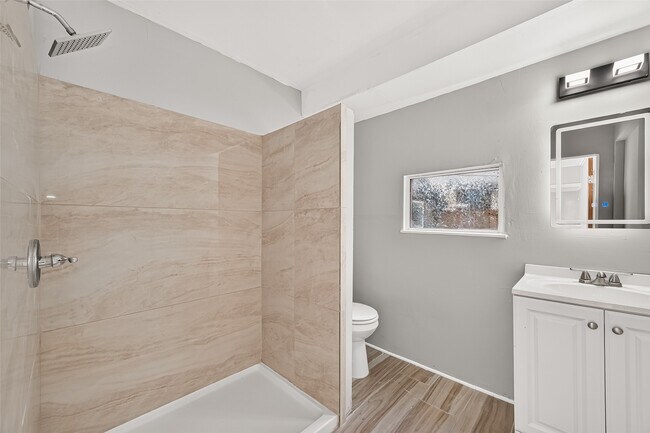 Building Photo - 1507 Laird St