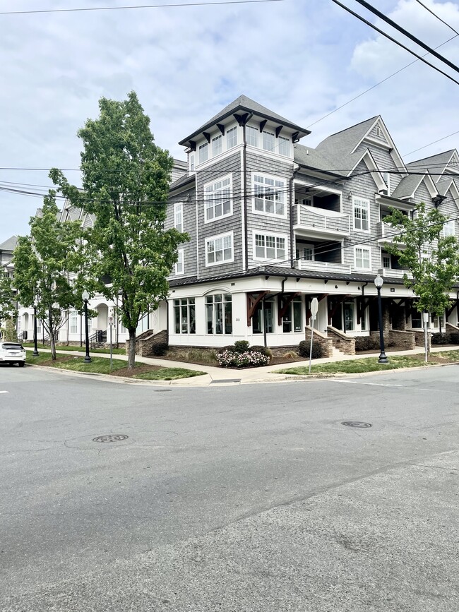 Building Photo - 301 E Tremont Ave