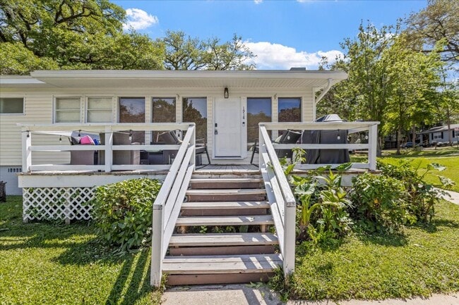 Building Photo - 4 Bedroom House Minutes from FSU