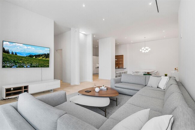 Building Photo - 4701 Meridian Ave