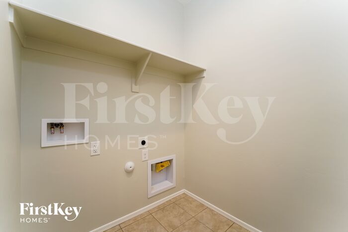 Building Photo - 7519 S Via Rancho La Costa