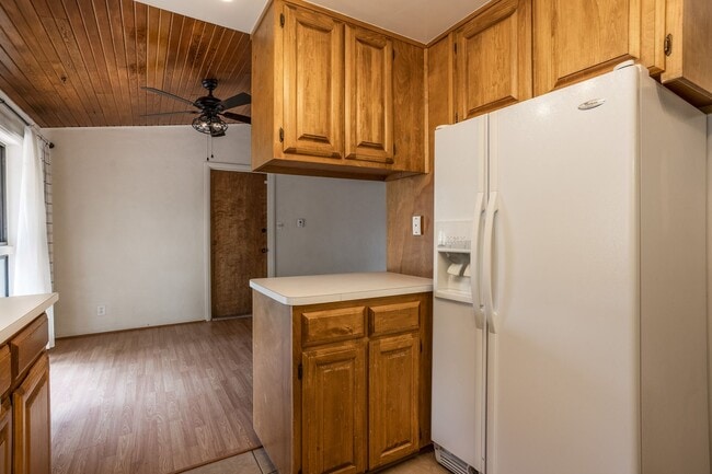 Building Photo - Centrally Located 3 Bedroom 1 Bathroom In ...