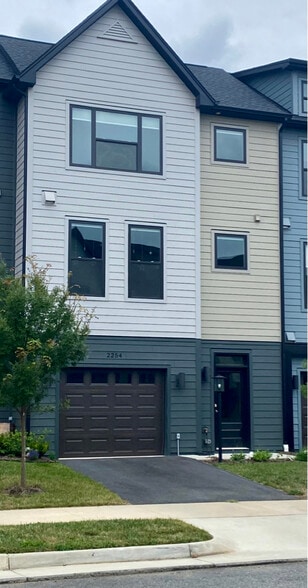 Building Photo - 2254 Fowler Cir