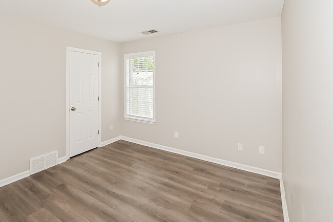 Building Photo - Comfort & Charm in Olive Branch