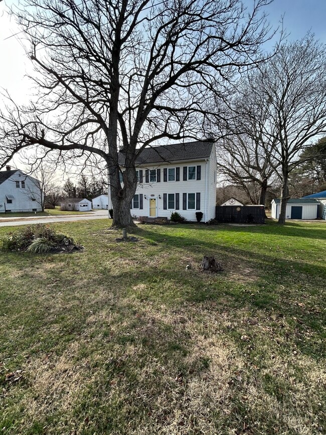 Building Photo - 1284 S Bay Rd