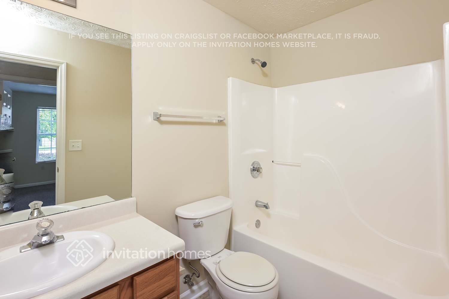 Building Photo - 4030 Hollow Springs Tr SE