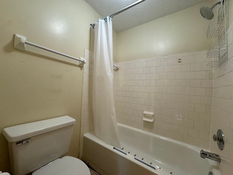 Building Photo - 307 Cross Wind Dr